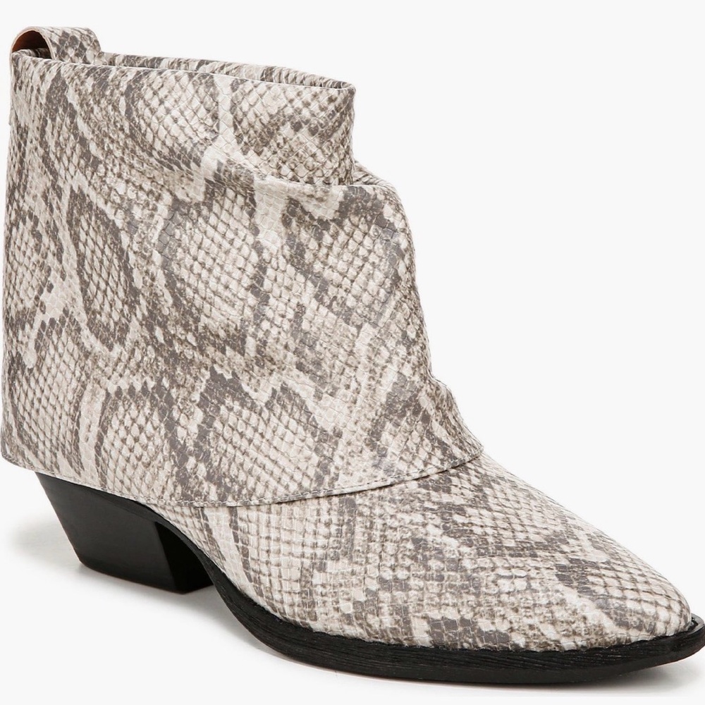 ⭐️NWT⭐️Zodiac Snakeskin Pattern Ankle Booties - Size 10